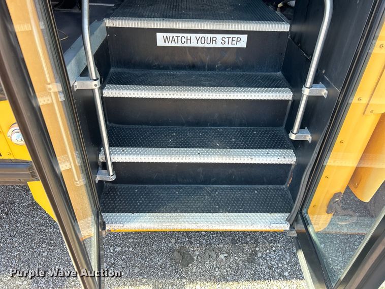 image for item EG0751 2005 IC Corp. CE 200 school bus