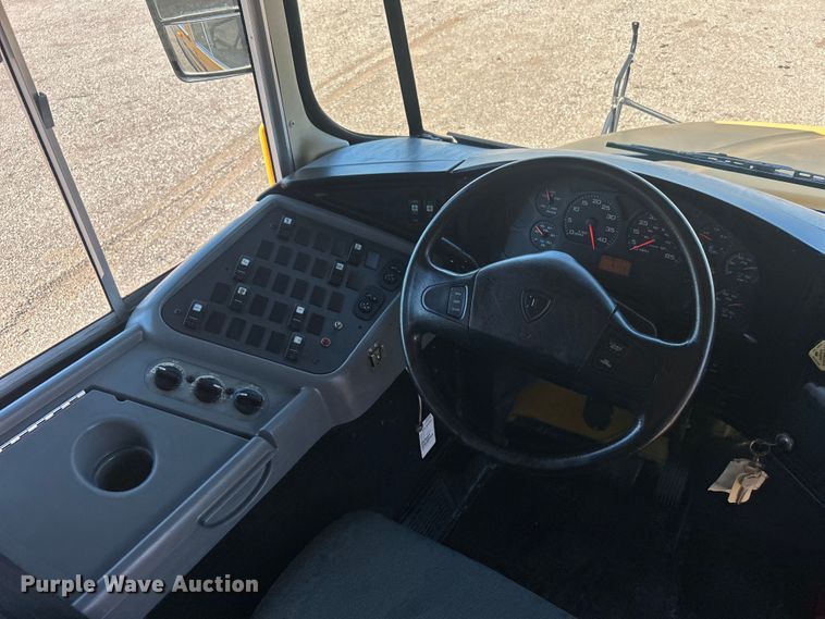 image for item EG0751 2005 IC Corp. CE 200 school bus