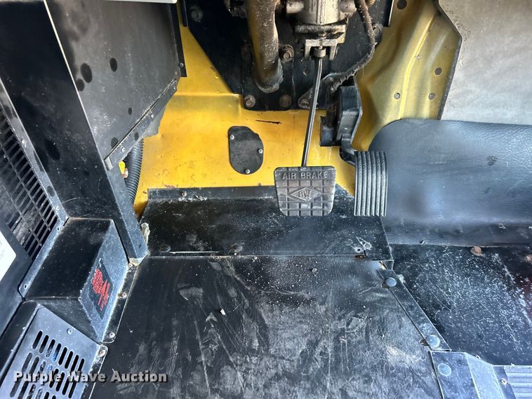 image for item EG0751 2005 IC Corp. CE 200 school bus