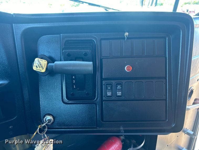 image for item EG0751 2005 IC Corp. CE 200 school bus