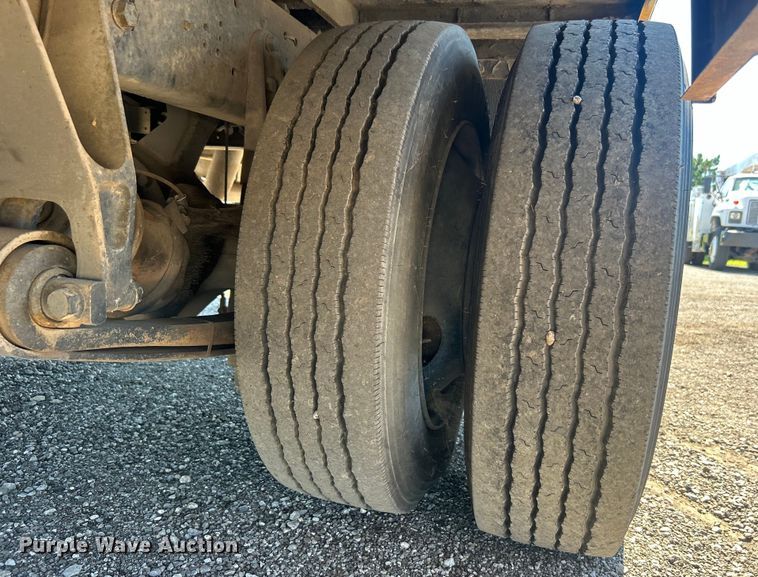 image for item EG0751 2005 IC Corp. CE 200 school bus