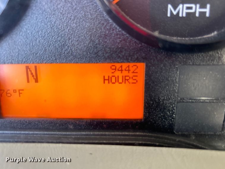 image for item EG0773 2016 International  8600 toter truck