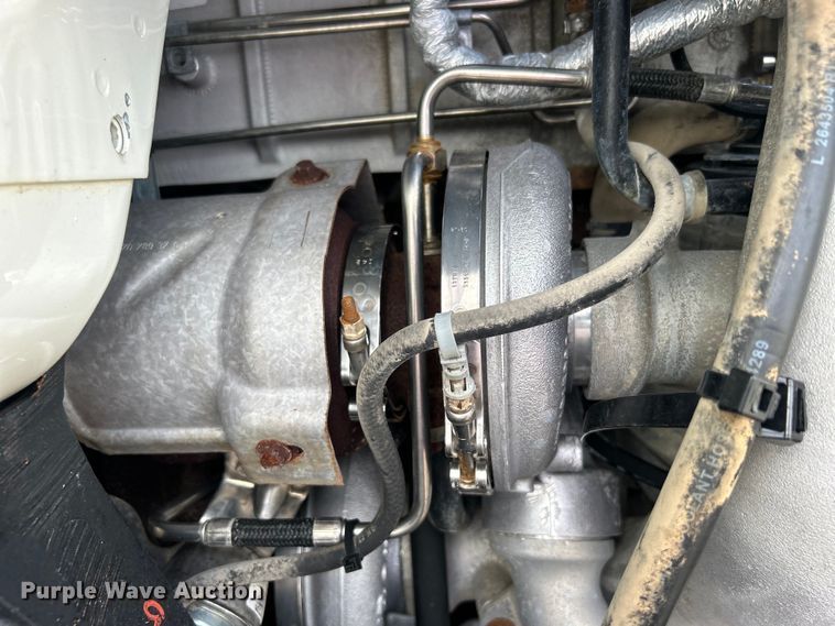 image for item EG0773 2016 International  8600 toter truck