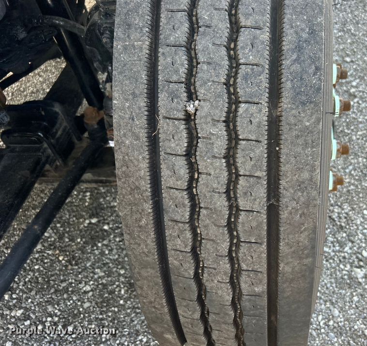 image for item EG0773 2016 International  8600 toter truck