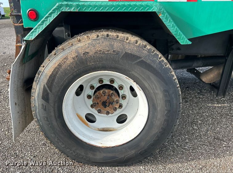 image for item EG0773 2016 International  8600 toter truck