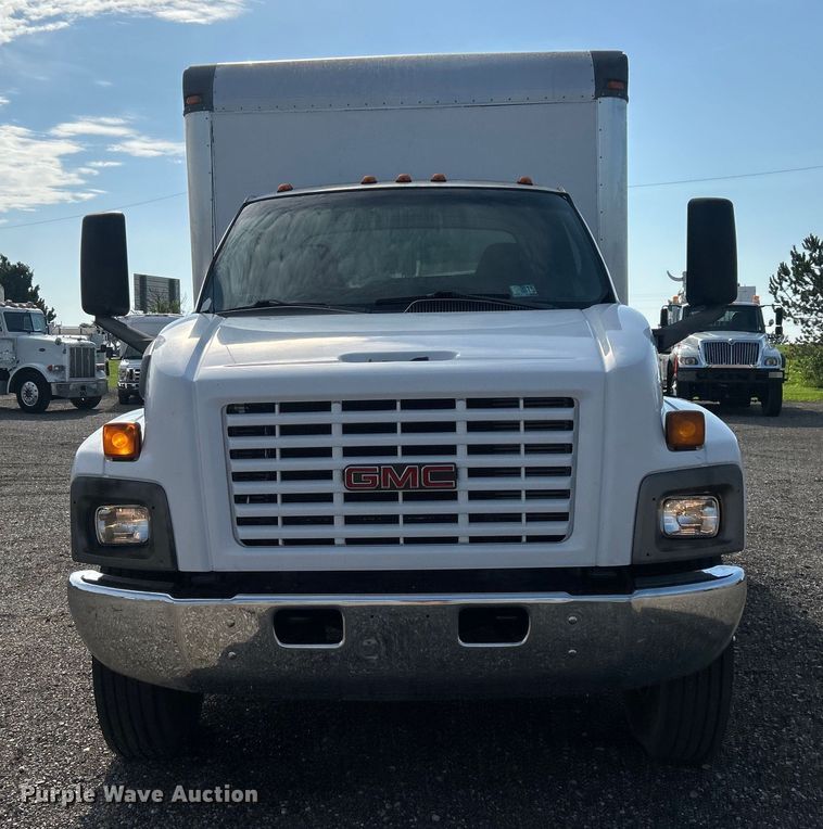 image for item EG0774 2006 GMC C6500 box truck