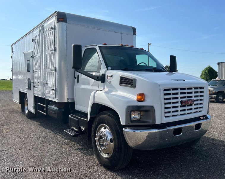 image for item EG0774 2006 GMC C6500 box truck