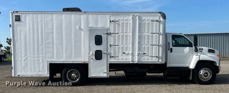 image for item EG0774 2006 GMC C6500 box truck