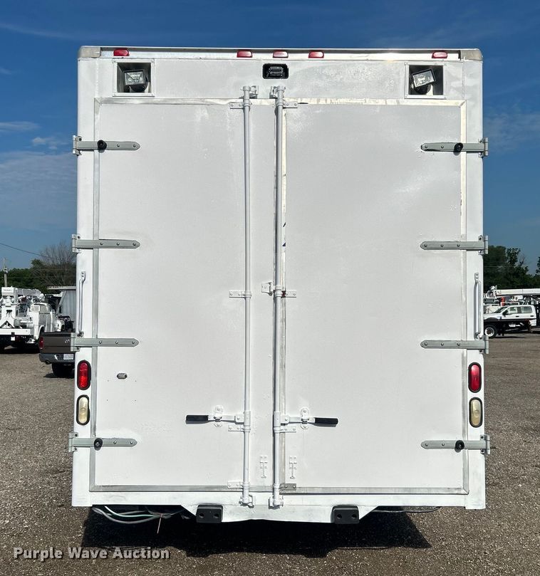 image for item EG0774 2006 GMC C6500 box truck