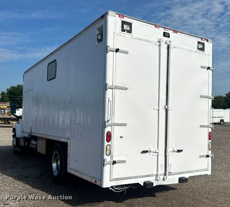 image for item EG0774 2006 GMC C6500 box truck