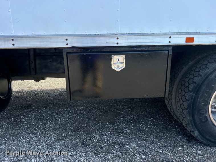 image for item EG0774 2006 GMC C6500 box truck