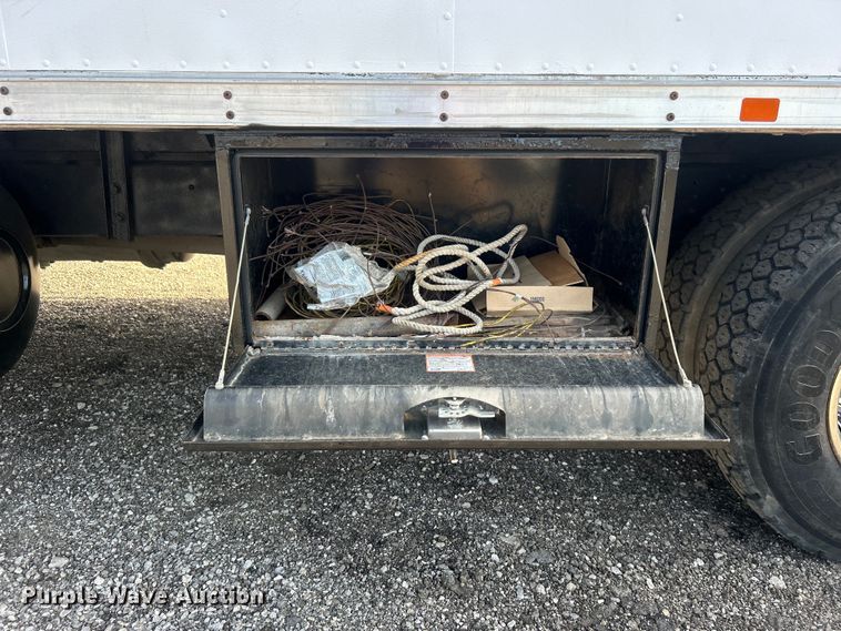 image for item EG0774 2006 GMC C6500 box truck