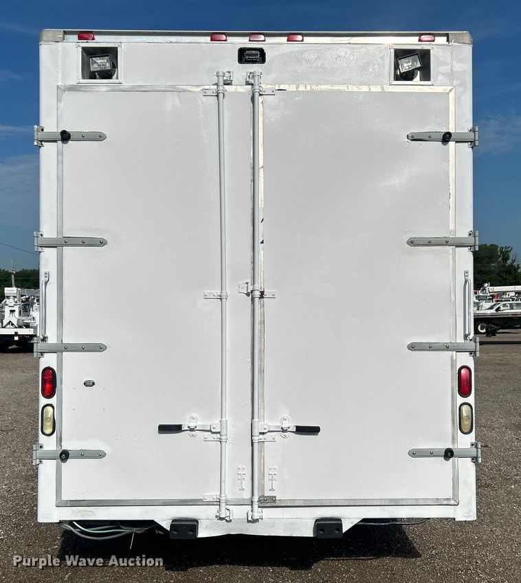 image for item EG0774 2006 GMC C6500 box truck