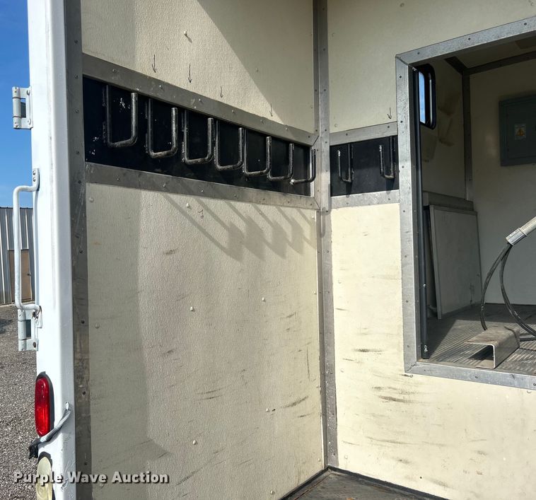 image for item EG0774 2006 GMC C6500 box truck