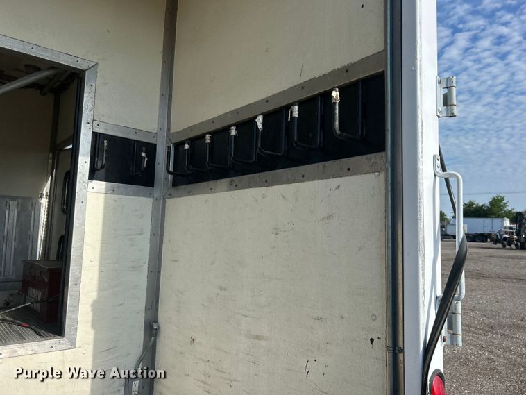 image for item EG0774 2006 GMC C6500 box truck