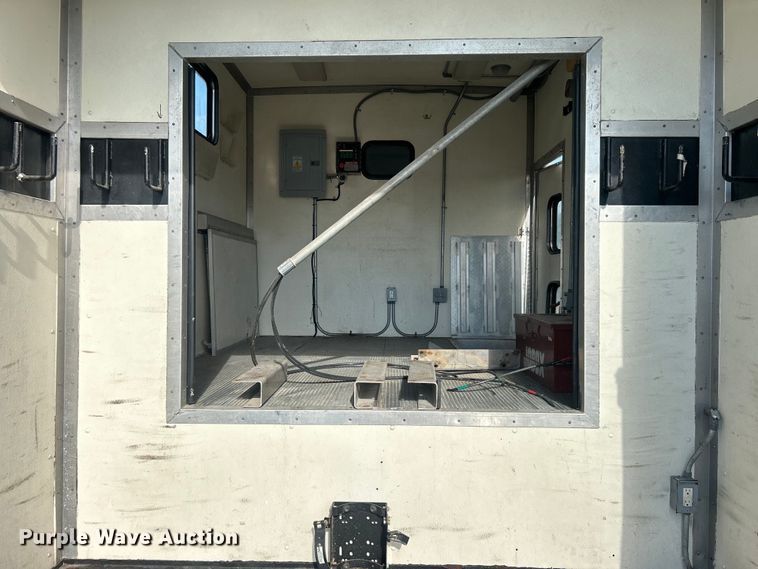 image for item EG0774 2006 GMC C6500 box truck