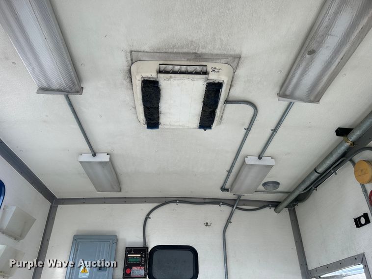 image for item EG0774 2006 GMC C6500 box truck