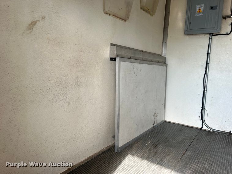 image for item EG0774 2006 GMC C6500 box truck