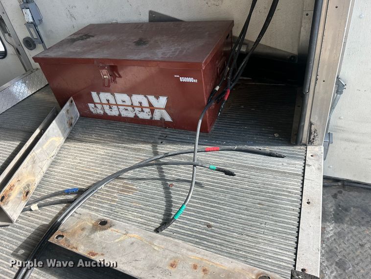 image for item EG0774 2006 GMC C6500 box truck