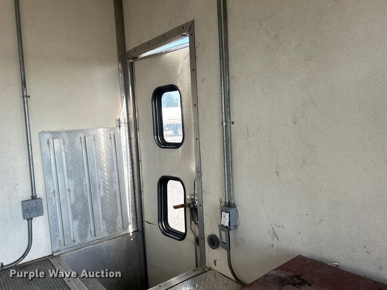 image for item EG0774 2006 GMC C6500 box truck