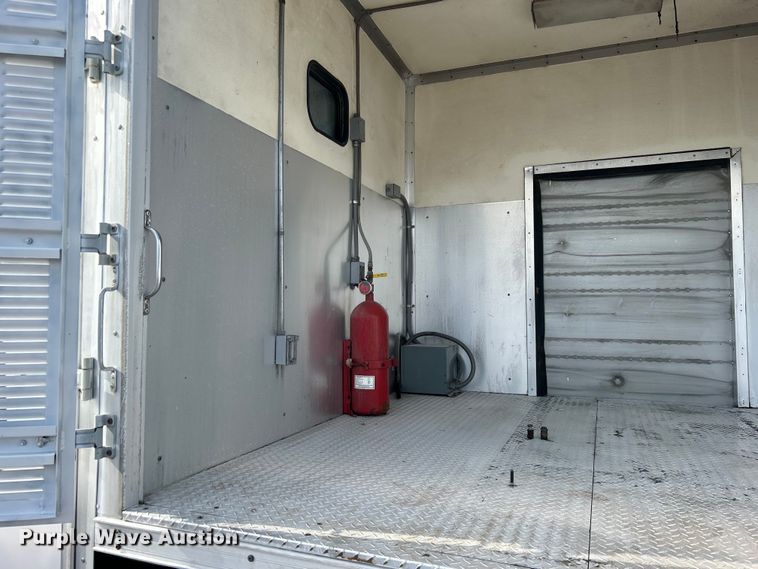 image for item EG0774 2006 GMC C6500 box truck