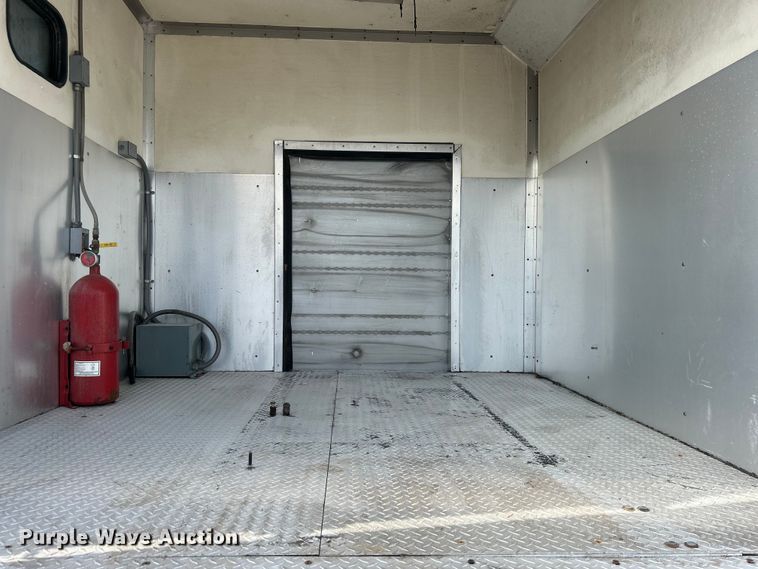 image for item EG0774 2006 GMC C6500 box truck