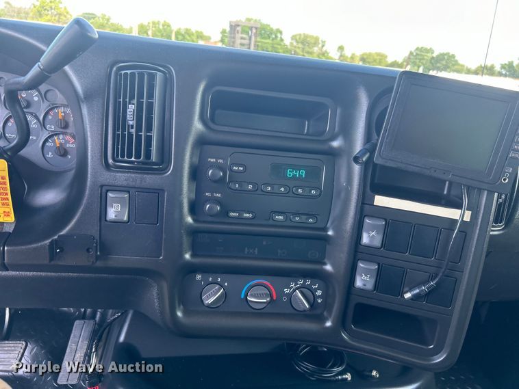 image for item EG0774 2006 GMC C6500 box truck