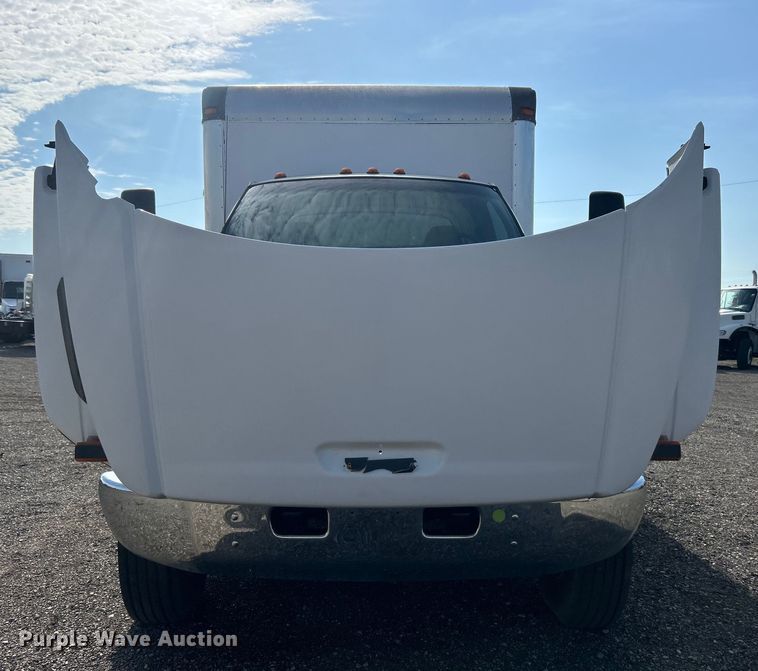 image for item EG0774 2006 GMC C6500 box truck