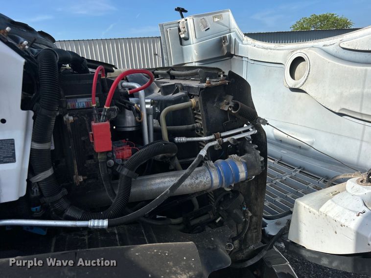 image for item EG0774 2006 GMC C6500 box truck