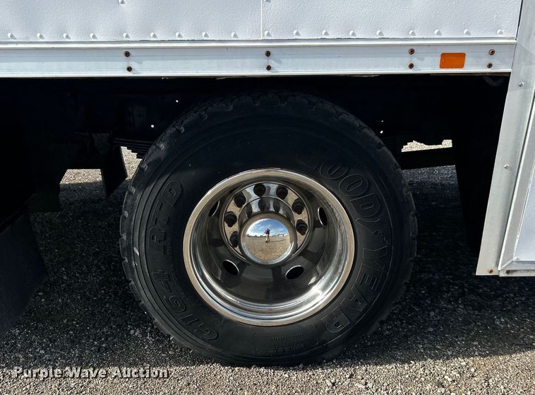 image for item EG0774 2006 GMC C6500 box truck