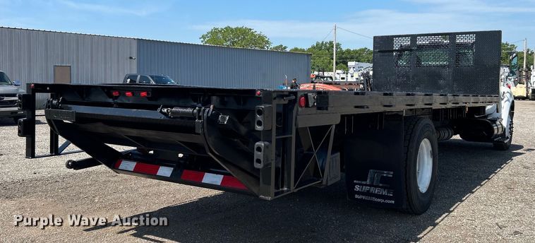 image for item EG0779 2009 Ford F650 Super Duty flatbed truck