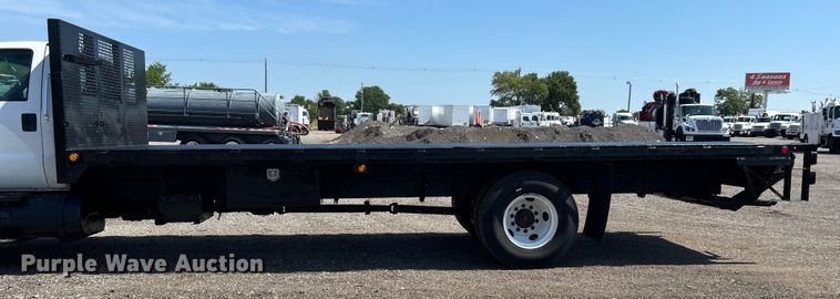 image for item EG0779 2009 Ford F650 Super Duty flatbed truck