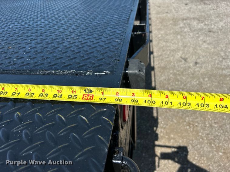 image for item EG0779 2009 Ford F650 Super Duty flatbed truck