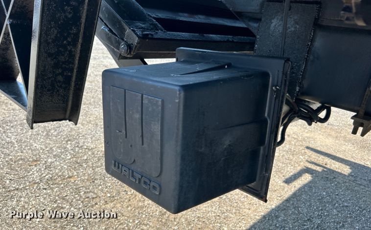 image for item EG0779 2009 Ford F650 Super Duty flatbed truck