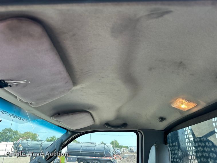 image for item EG0779 2009 Ford F650 Super Duty flatbed truck