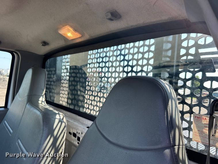 image for item EG0779 2009 Ford F650 Super Duty flatbed truck