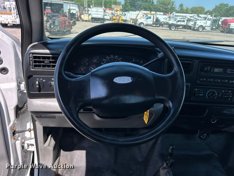 image for item EG0779 2009 Ford F650 Super Duty flatbed truck