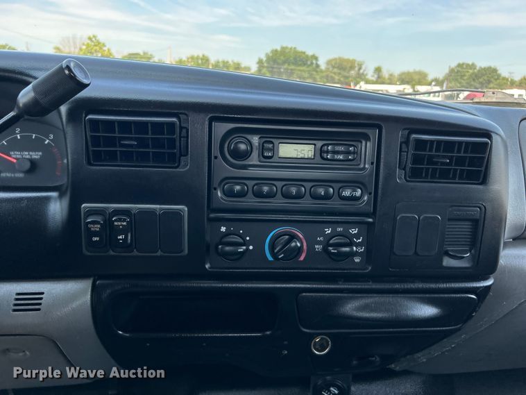 image for item EG0779 2009 Ford F650 Super Duty flatbed truck