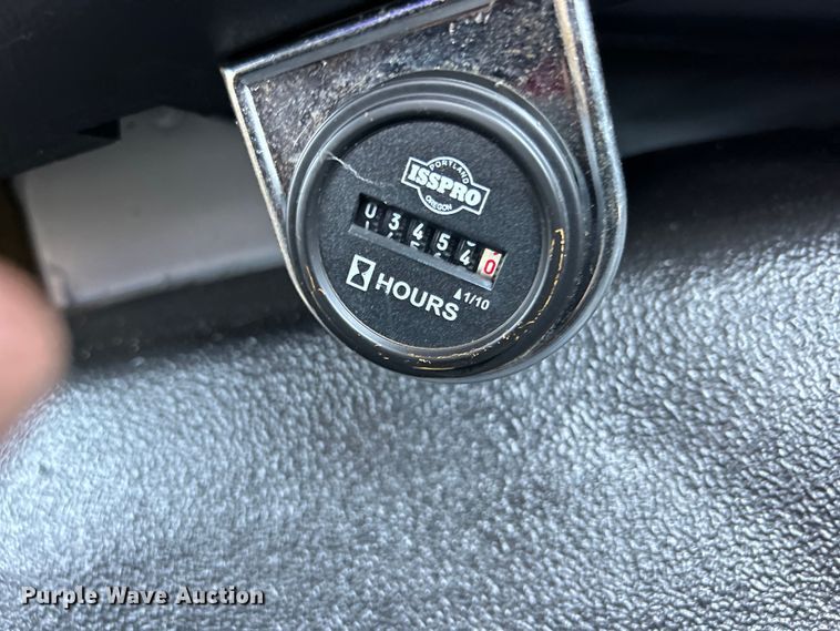 image for item EG0779 2009 Ford F650 Super Duty flatbed truck