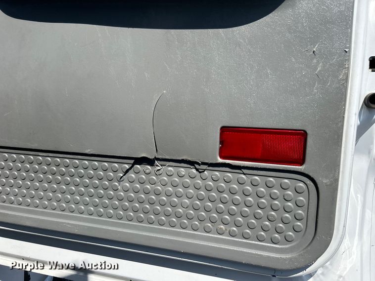 image for item EG0779 2009 Ford F650 Super Duty flatbed truck