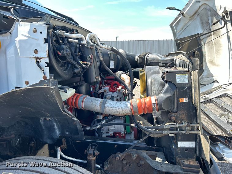 image for item EG0779 2009 Ford F650 Super Duty flatbed truck