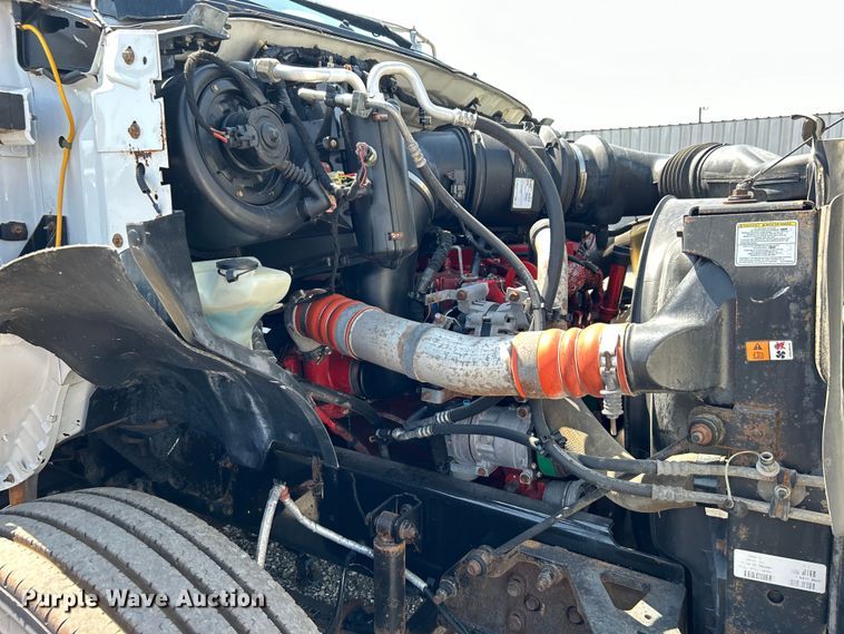 image for item EG0779 2009 Ford F650 Super Duty flatbed truck