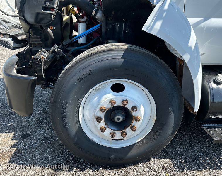 image for item EG0779 2009 Ford F650 Super Duty flatbed truck