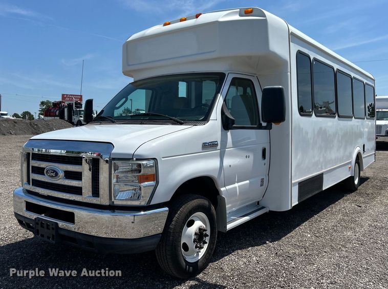 image for item EG0781 2012 Ford E450 Super Duty shuttle bus
