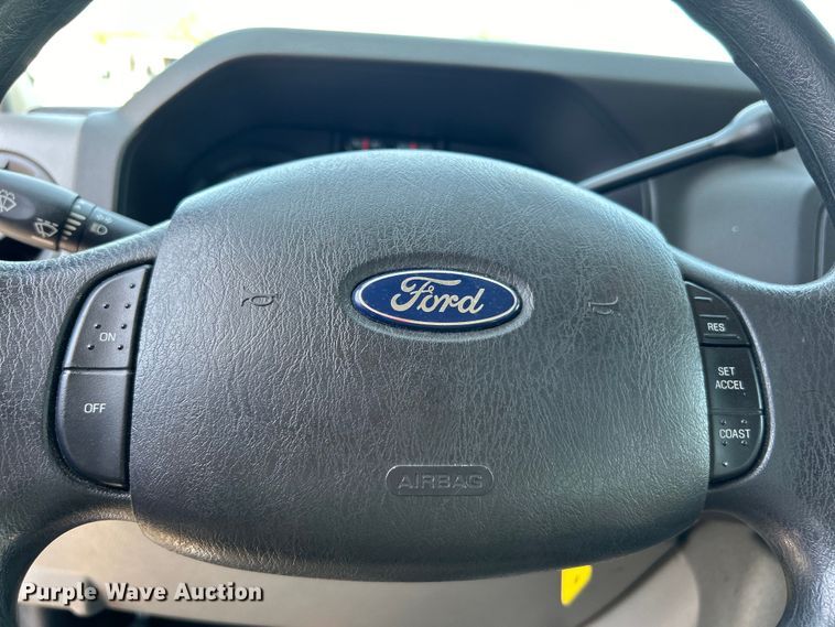 image for item EG0781 2012 Ford E450 Super Duty shuttle bus