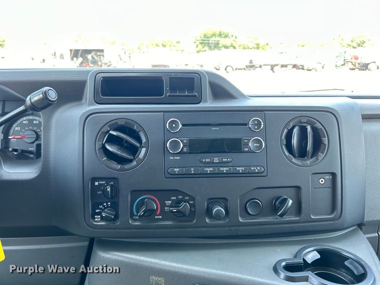 image for item EG0781 2012 Ford E450 Super Duty shuttle bus