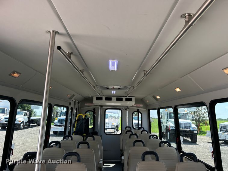 image for item EG0781 2012 Ford E450 Super Duty shuttle bus