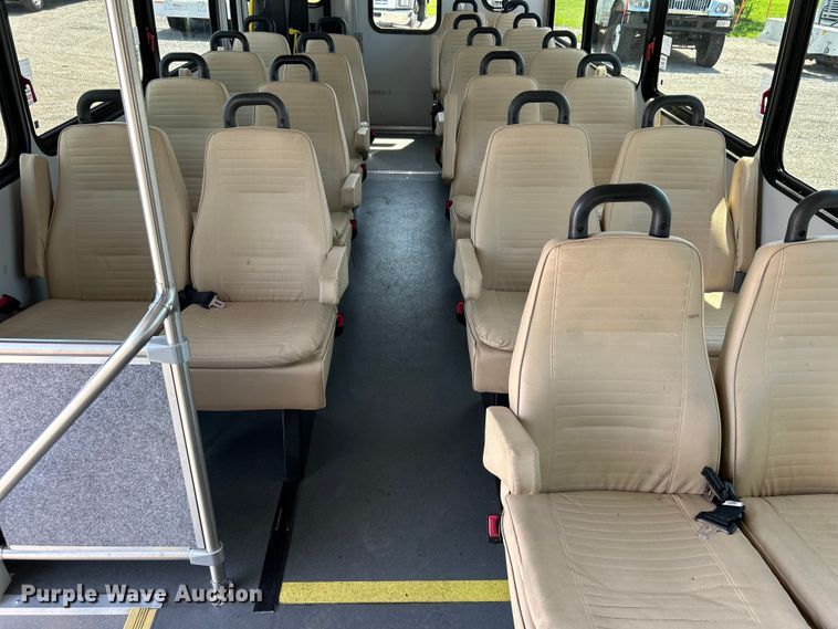 image for item EG0781 2012 Ford E450 Super Duty shuttle bus