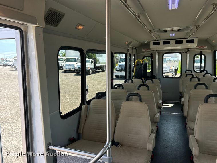 image for item EG0781 2012 Ford E450 Super Duty shuttle bus