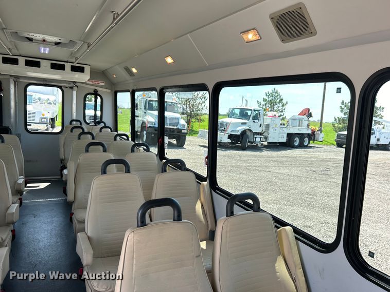 image for item EG0781 2012 Ford E450 Super Duty shuttle bus